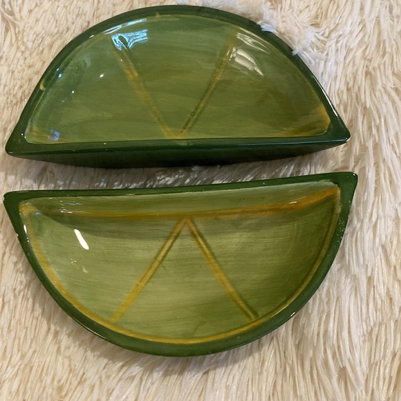 Chef’n hand juicer. Very heavy duty and excellent shape. 2 lime bowls included! - Picture 6 of 9